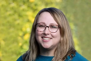 Headshot of Sarah Firestein.