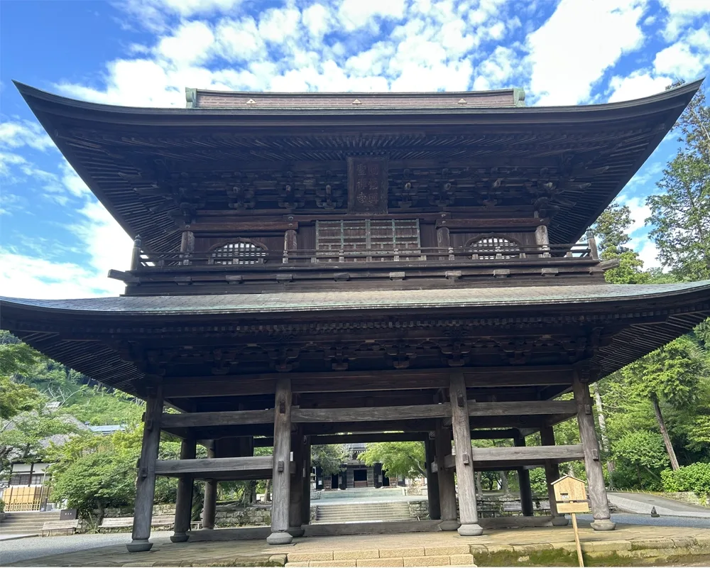 a traditional Zen Buddhist sanmon