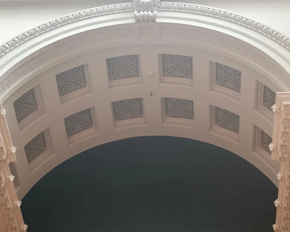 detail of a vaulted arch in the National Gallery