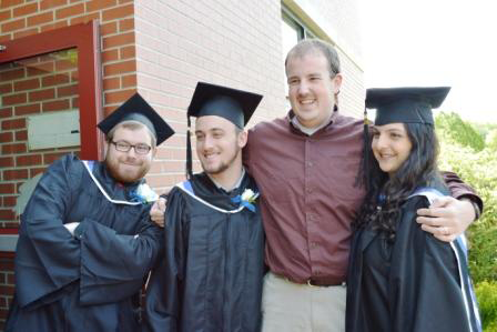Alumni and graduates ready to enter click center.