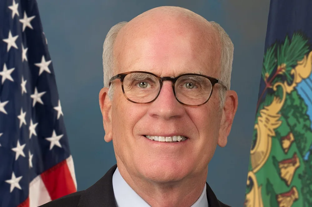 Headshot of Senator Peter Welch (D-VT).