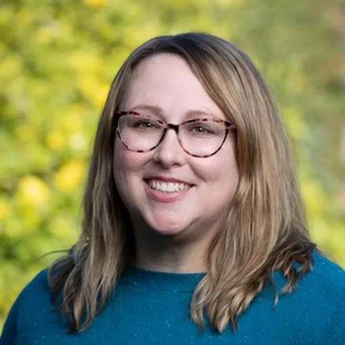 Headshot of Sarah Firestein.