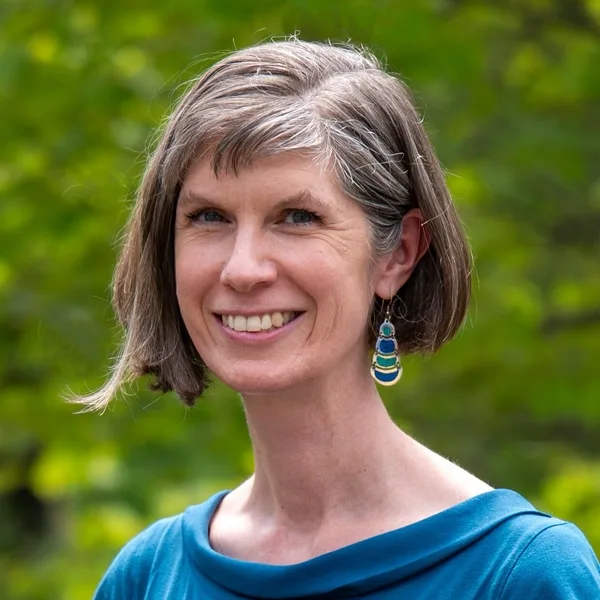 Headshot of Jennifer Lann.
