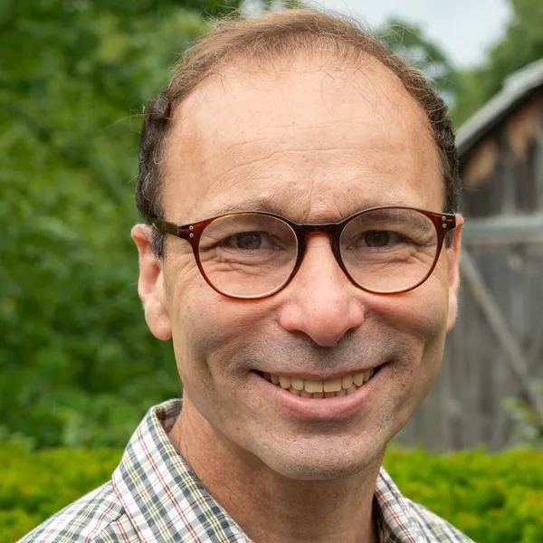 Headshot of Matthew Hoffman.