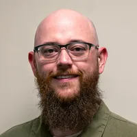 Headshot of Eric Gobel-Lynch. 